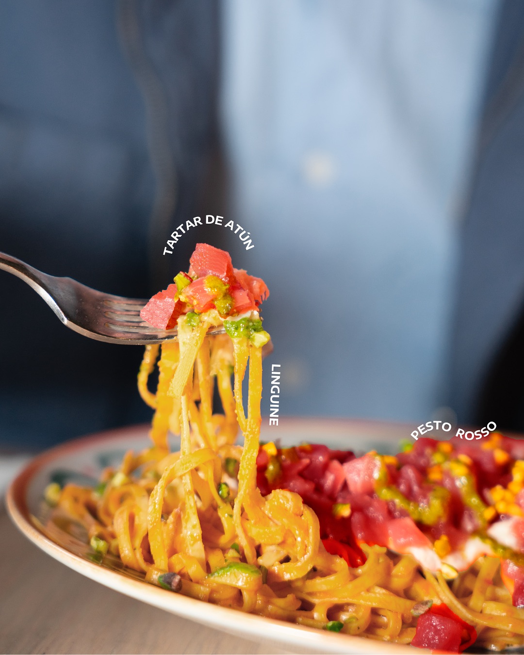 Ginos — Linguine con tartar de atún y pesto rosso